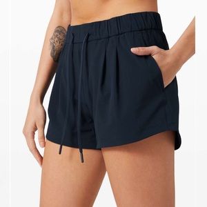 Lululemon Stroll at Sundown Short 3”